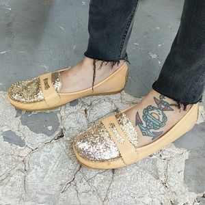 Stuart Weitzman Gold and Tan Glitter Loafers